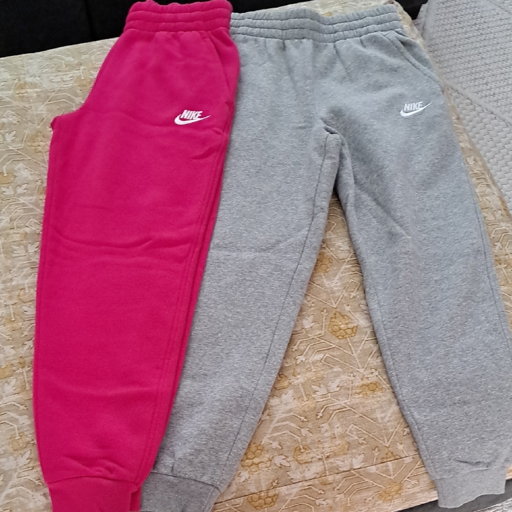 Nike Kids Joggers in Hot Pink and Heather Gray New No Tags Size Medium.